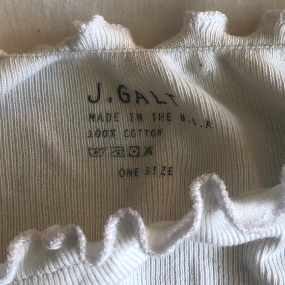 BRANDY MELVILLE white lettuce hem crop top - Picture 3 of 6